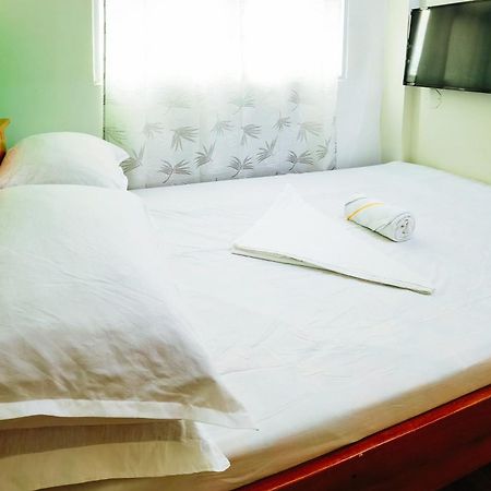 128 Lodge Tuguegarao City Eksteriør billede