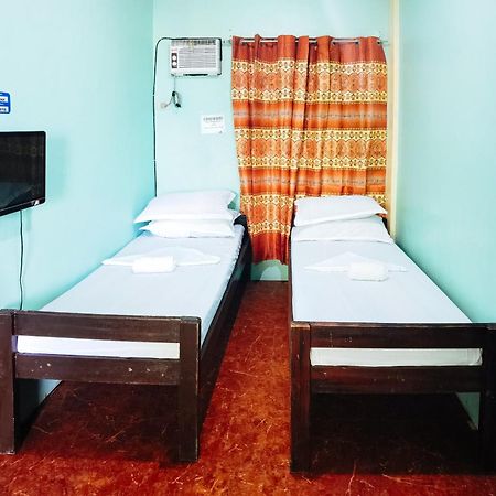 128 Lodge Tuguegarao City Eksteriør billede