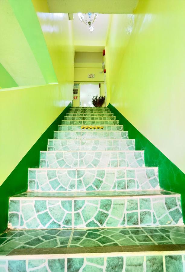 128 Lodge Tuguegarao City Eksteriør billede
