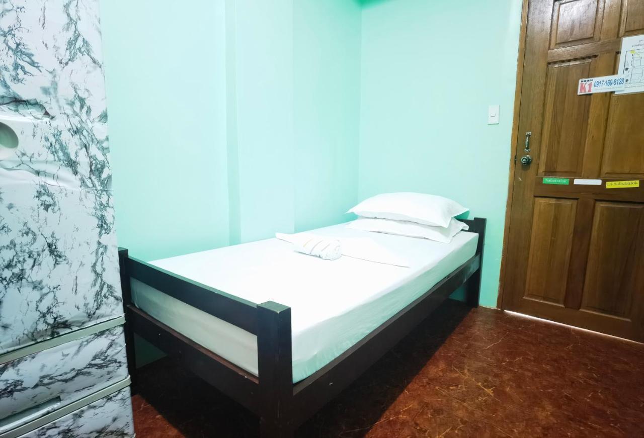 128 Lodge Tuguegarao City Eksteriør billede