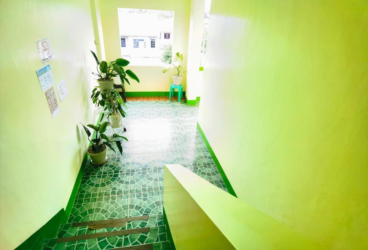 128 Lodge Tuguegarao City Eksteriør billede