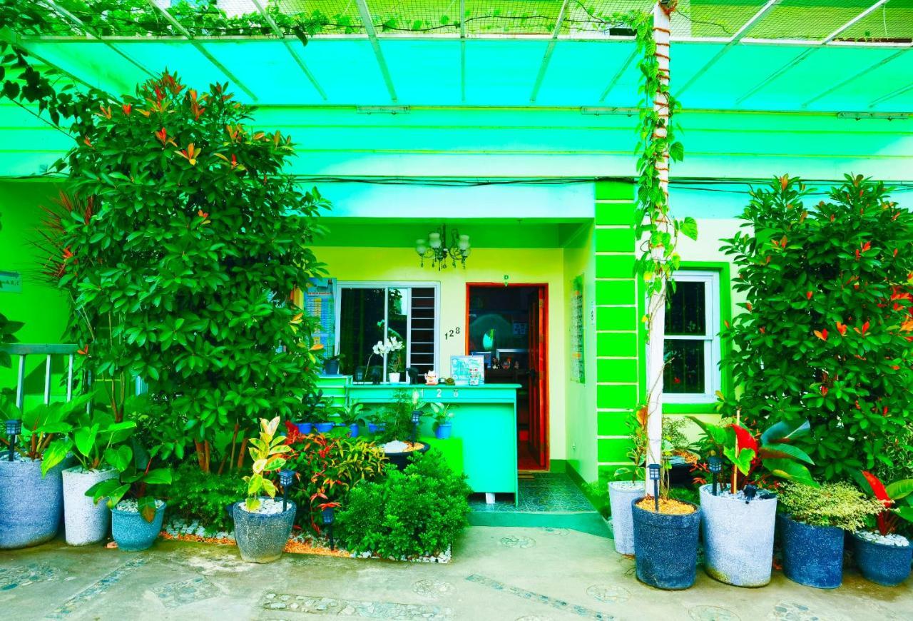 128 Lodge Tuguegarao City Eksteriør billede