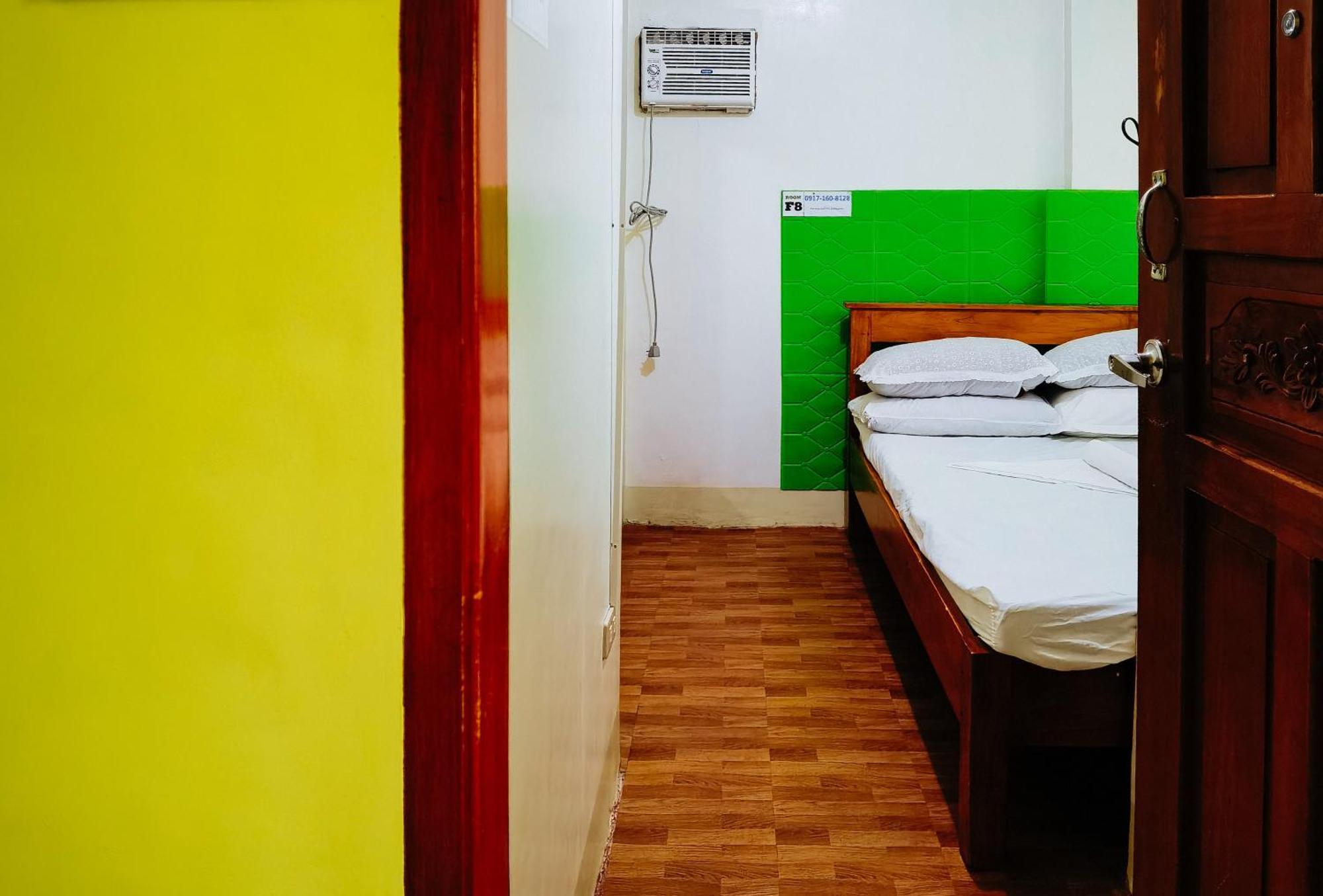 128 Lodge Tuguegarao City Eksteriør billede