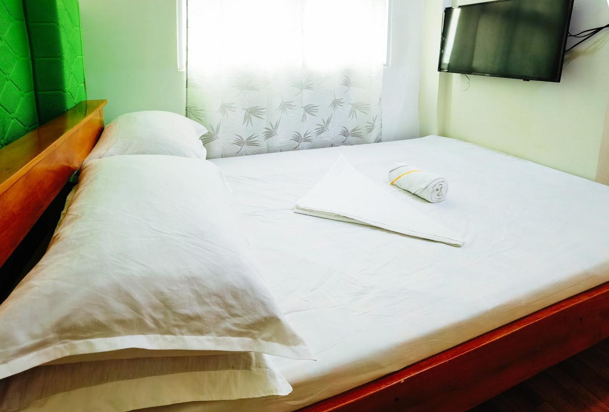 128 Lodge Tuguegarao City Eksteriør billede